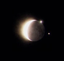 Occulation de Jupiter par la Lune le 23 avril 1998 photographie par Olivier Staigen en Suisse.